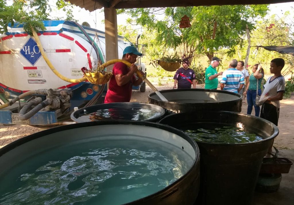 Gobernación sigue llevando agua potable a comunidades apartadas | Notidia