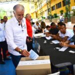 Gobernador Eduardo Verano lideró seguimiento a las elecciones desde el PMU y ejerció su derecho al voto