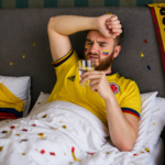 En época de fútbol, evite dolores de cabeza: recomendaciones para enfrentar la resaca